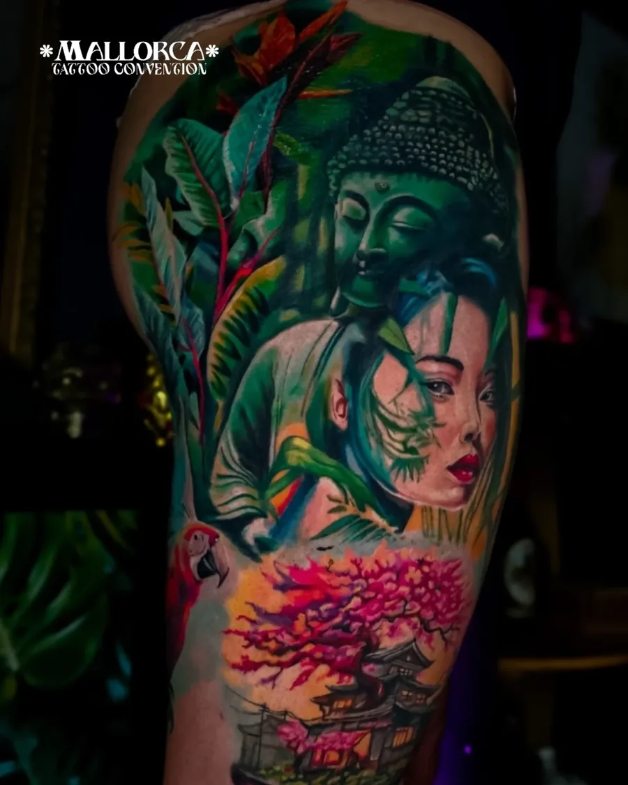Large-scale colour sleeve by Thomas Palaniuk